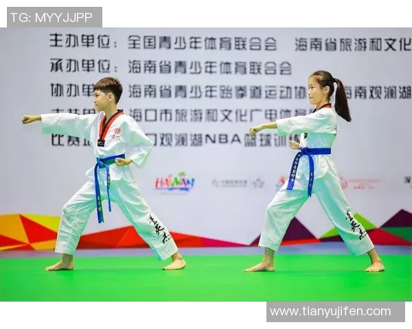 贝夏普尔与舒列夫的精彩对决揭示足球战术与团队协作的深刻内涵