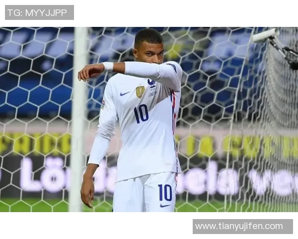 姆巴佩在法国国家队表现稳定,超越内马尔成球队核心 姆巴佩在法国国家队表现稳定,超越内马尔成球队核心