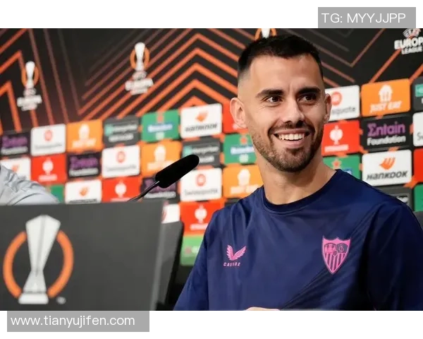 沙尔克04队大将因伤休战数周,球迷期待他早日重返赛场 沙尔克04队大将因伤休战数周,球迷期待他早日重返赛场